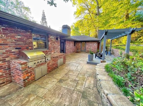 2147 Council Bluff Ct, Atlanta GA  30345-4130 exterior