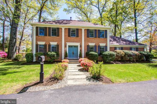7508 Masonville Dr, Falls Church, VA 22042-3520