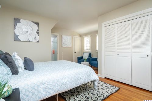 1357 Moncado Dr, Glendale CA  91207-1831 exterior