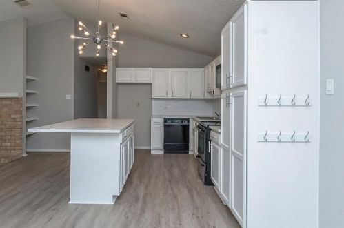 9905 Pack Saddle Trl, Fort Worth, TX 76108-4197