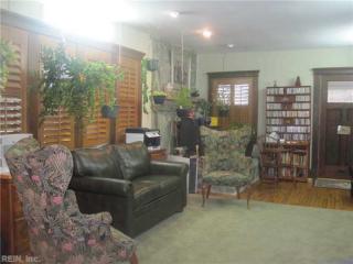 1014 Jamestown Cres, Norfolk VA  23508-1233 exterior