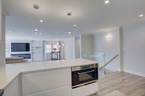 6906 Jarvis Ave, Niles IL  60714-4016 exterior