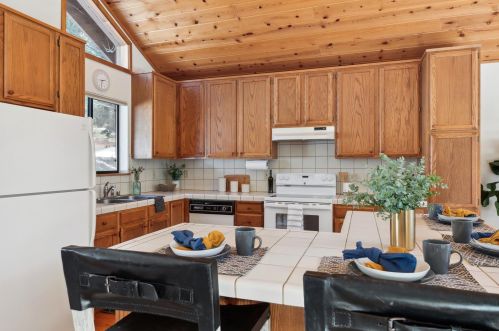 11400 Sitzmark Way, Truckee CA  96161-6129 exterior