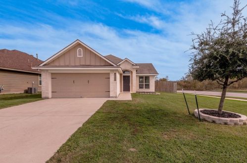 209 Brookside Dr, Huntsville, TX 77320-2070