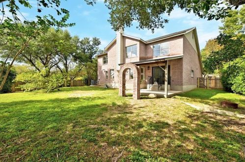 8029 Evadean Cir, Austin TX  78745-8004 exterior