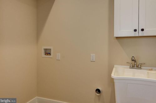 154 Ellis St, Tavistock NJ 08033-1827 exterior