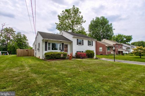 2156 Tulip Dr, Lancaster, PA 17602-3428