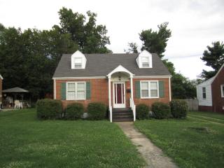 2417 Ravenwood Ave, Roanoke VA  24012-3243 exterior
