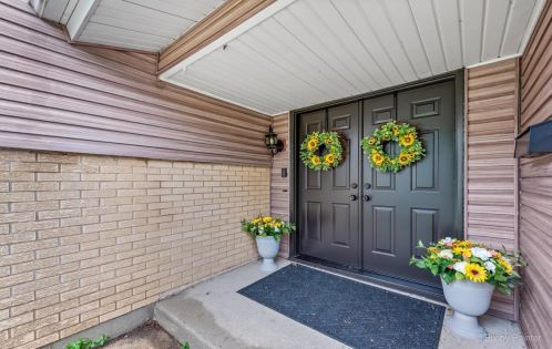 872 Northampton Dr, Bull Valley, IL 60014-7835