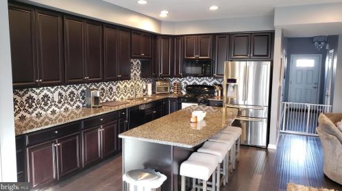 80 Sundance Dr, Trenton NJ 08619-3968 exterior