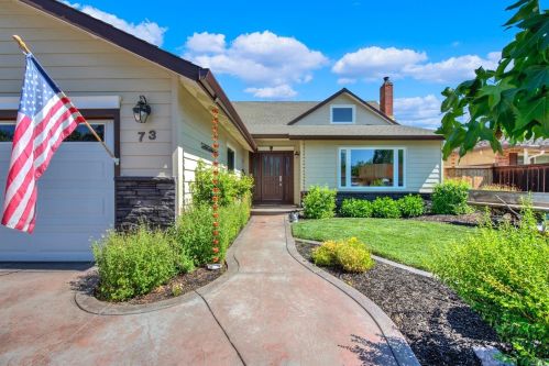 73 Westwood St, Vacaville, CA 95688-3625