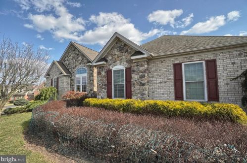 6705 Christmasberry Ct, Middletown, MD 21769-7008