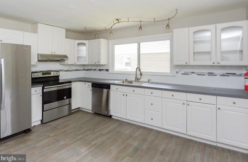 6024 Pleasant Ave, Camden NJ 08110-3537 exterior