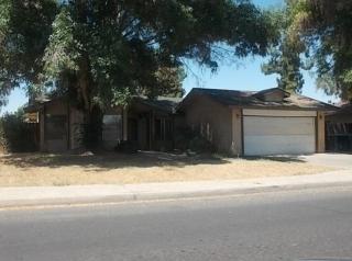 597 Holland Ave, Clovis, CA 93612-4966