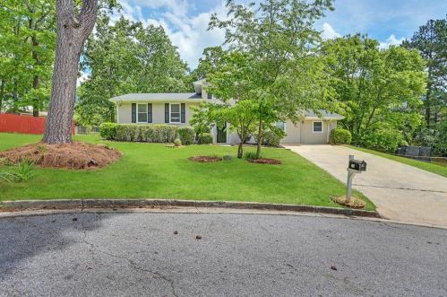 150 Mapledale Ln, Atlanta GA  30349-4912 exterior