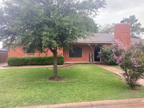 10520 Flamewood Dr, Fort Worth TX  76140-5442 exterior