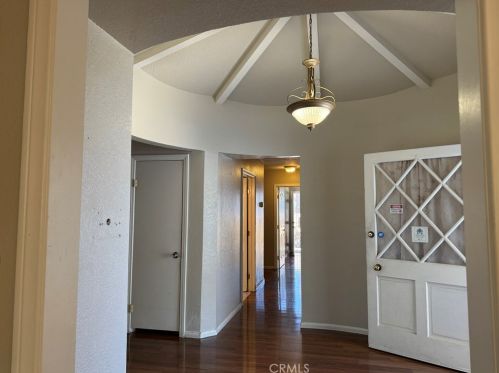1747 Craigmore Ave, Escondido, CA 92027-4432