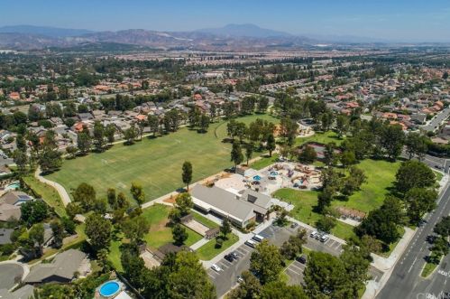 8 Dorchester, Irvine CA  92620-2614 exterior