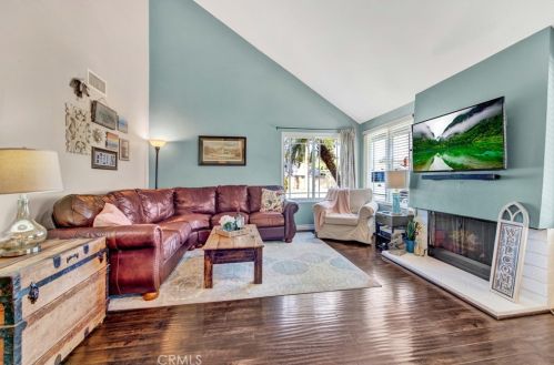 6236 Woodsboro Ave, Anaheim CA  92807-2347 exterior