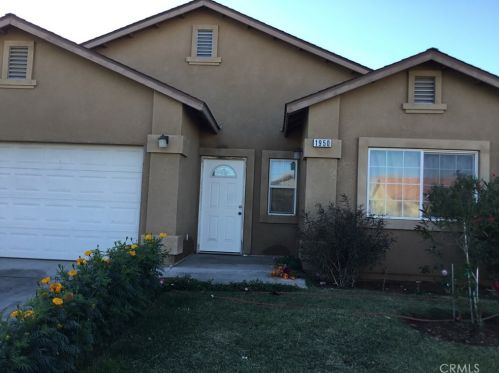 1950 Eagle Dr, Madera, CA 93638-0965