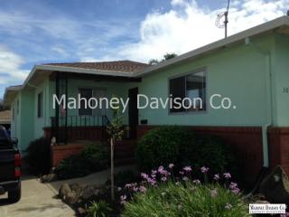 307 Dana St, Petaluma CA  94952-2417 exterior