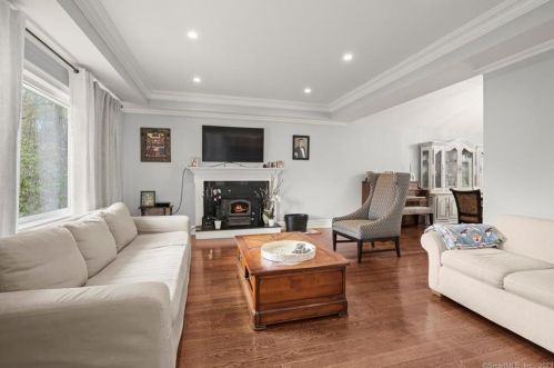 24 Appletree Ln, Norwalk CT  06850-1038 exterior