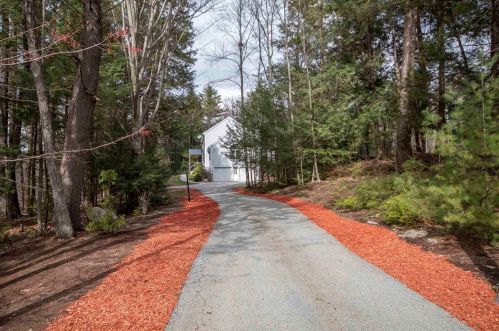 28 Jeannes Way, Sandown, NH 03873-2648