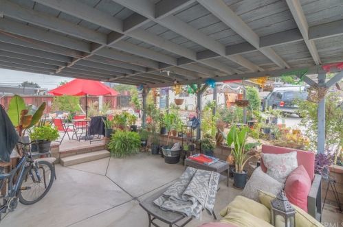 3564 Valley Way, Riverside CA  92509-1450 exterior