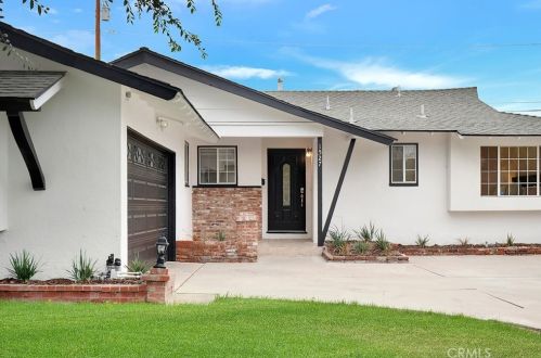 1527 Palais Rd, Anaheim CA  92802-2104 exterior