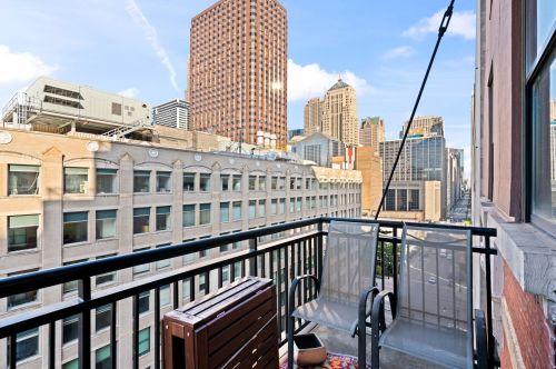 547 Clark St, Chicago IL  60605-1506 exterior