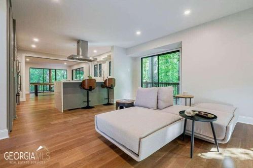 620 Colebrook Ct, Atlanta GA  30327-4710 exterior