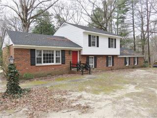102 Armstead Cir, Sandston, VA 23150-2806