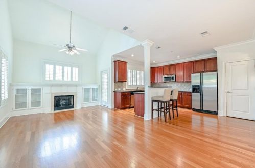 197 Le Gran Ct, Atlanta, GA 30328-6233
