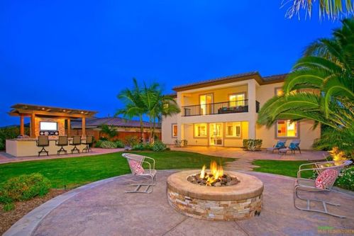 1038 Village Dr, Oceanside, CA 92057-1942