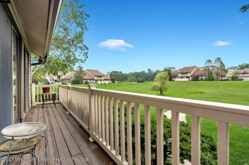 86 Cotswold Cir, Tinton Falls, NJ 07712-2648