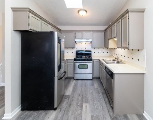 4392 Cinnamon Ridge Trl, Saint Paul MN  55122-3324 exterior
