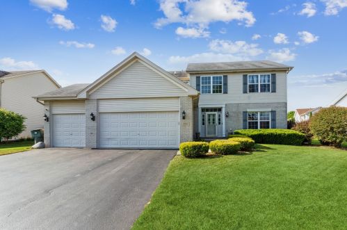 700 Bobwhite Ln, Mokena, IL 60451-8597