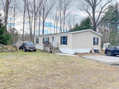 2 Deer Ln, Belmont, NH 03220-3602