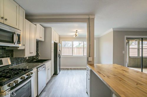830 Lake Hollow Blvd, Marietta, GA 30064-3947