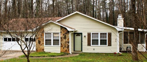 3949 Woodland Cir, Conyers GA  30013-3056 exterior