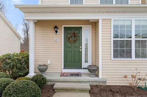 23 Lilac Ln, Waterbury, CT 06712-1498