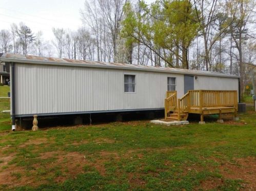 714 Peachtree Rd, Jefferson GA  30549-1560 exterior