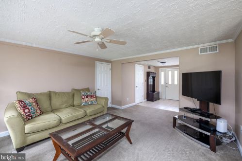 15 Delaware Ave, Trenton NJ  08628-2002 exterior