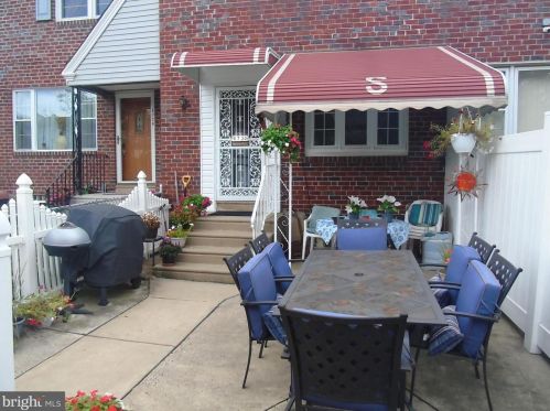 6730 Lawrence St, Philadelphia, PA 19126-3134