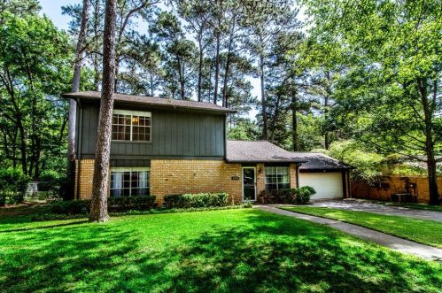 3345 Pine Grove Dr, Huntsville, TX 77340-8937