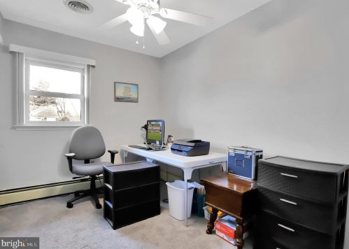 60 Baugher Dr, Hanover PA 17331-4004 exterior