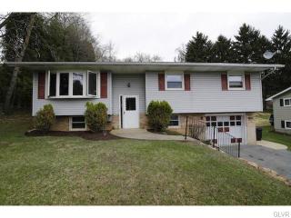 901 Whittier Dr, Allentown, PA 18103-3533