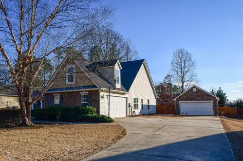 245 Creekside Cir, Hampton GA  30228-5582 exterior