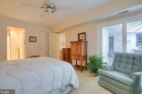 185 Valleybrook Dr, Lancaster PA  17601-4620 exterior