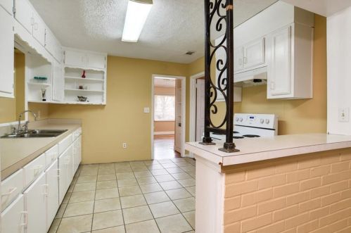 501 Harper Rd, Atlanta GA  30315-7555 exterior
